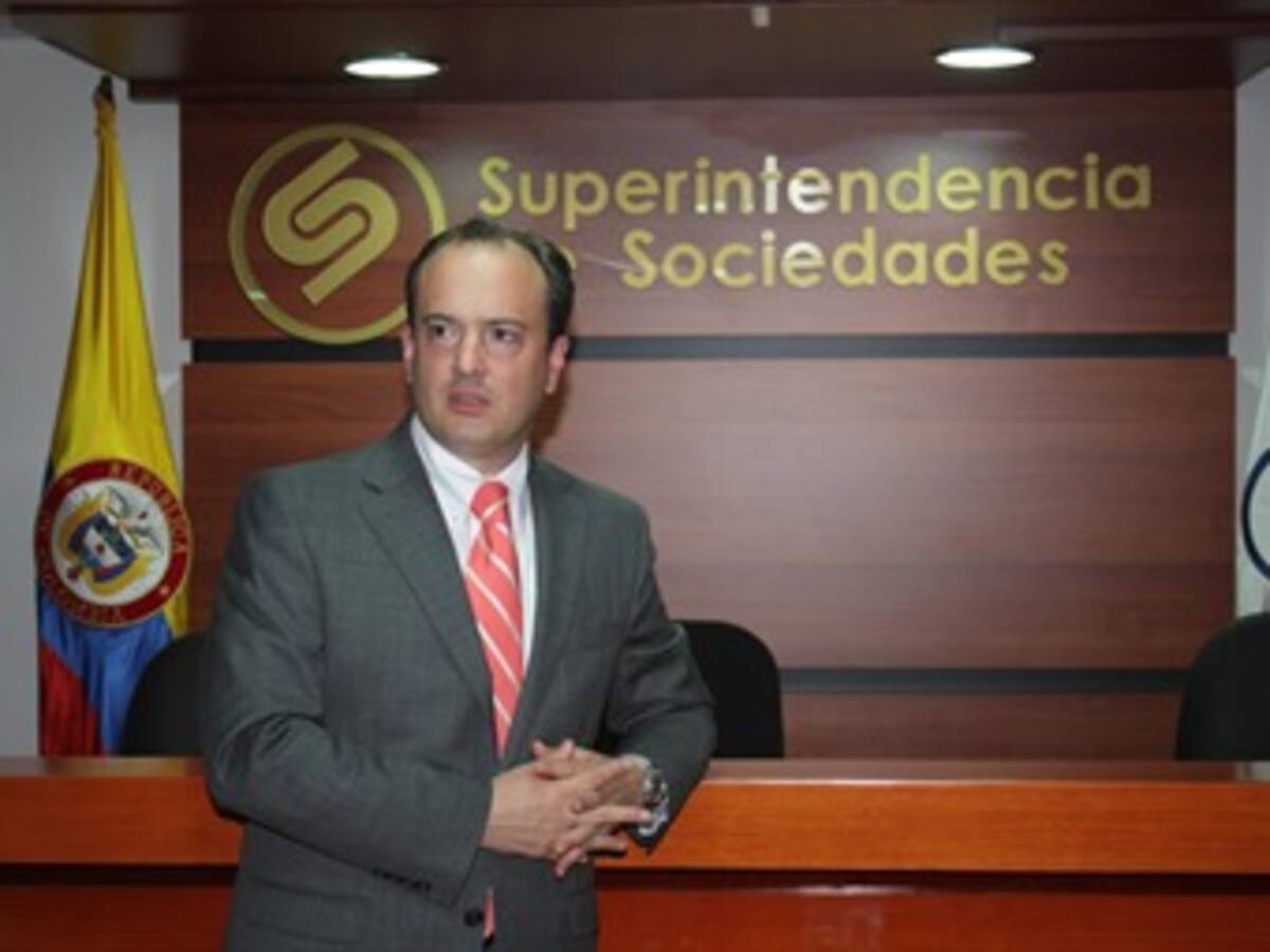 Procuraduría abre investigación preliminar contra superintendente de Sociedades