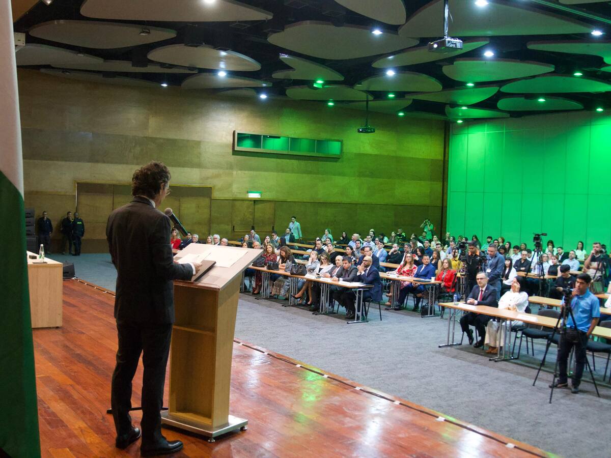 Alcalde de Medellín solicita rodear a la justicia, ante acciones del gobierno nacional