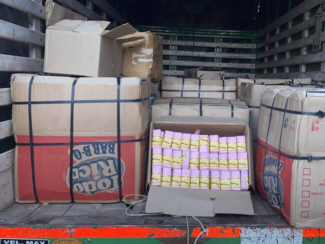 Incautan 17 cajas de tabaco de contrabando, cada una con 200 paquetes, en sur de Bolívar
