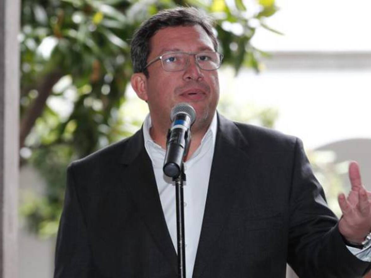 Ministro del Interior ecuatoriano afirmó que secuestrados están en Colombia