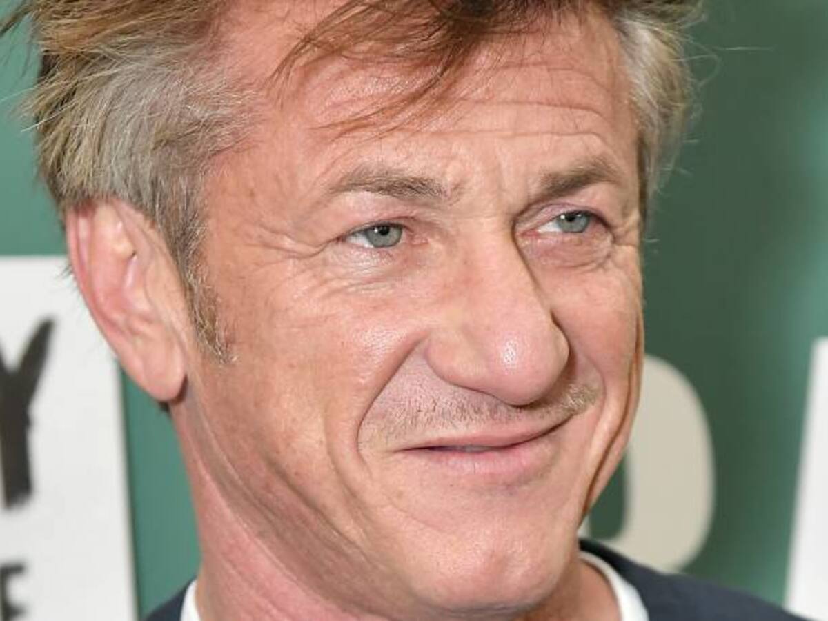 La entrevista más surrealista de Sean Penn; sedado, errático y fumando