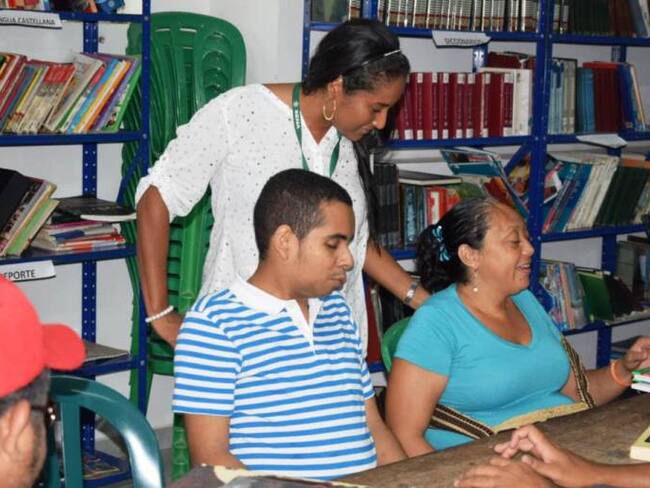 15 personas con discapacidad visual capacitados en informática en Cartagena