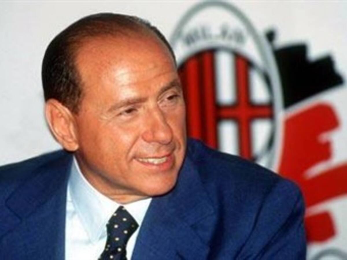 Berlusconi: 'AC Milan espera a Kaká con los brazos abiertos'