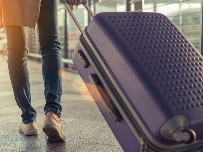 Dos franceses serán expulsados del país por no cumplir aislamiento