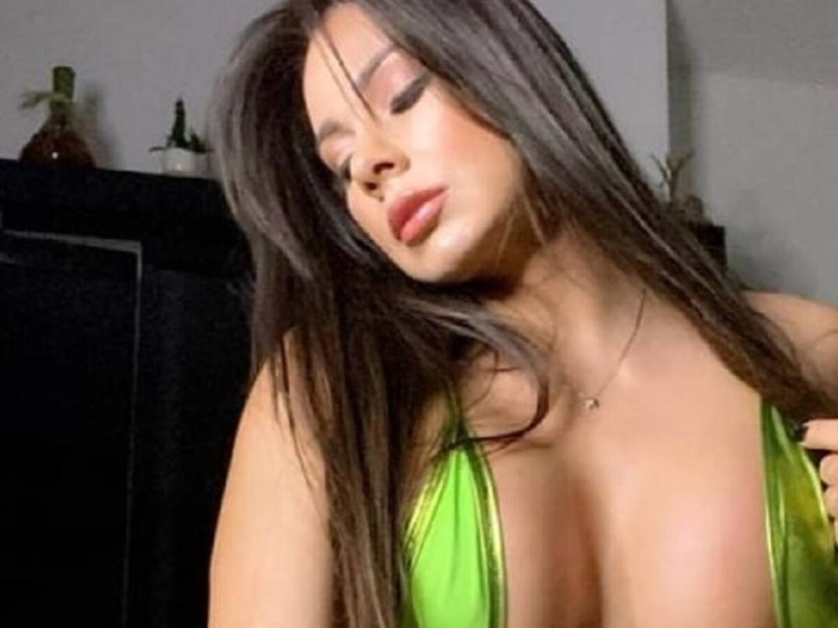 Con provocativa foto en hilo, Esperanza Gómez deleitó a sus seguidores