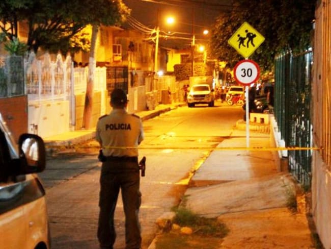 Cuando caminaba por una calle, sicario mató a un joven en Cartagena