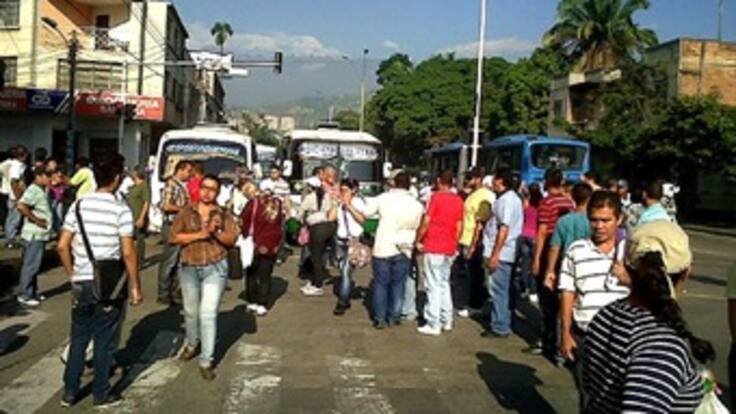 Nuevo plantón organizan transportadores de Cali en rechazo a la salida de circulación buses