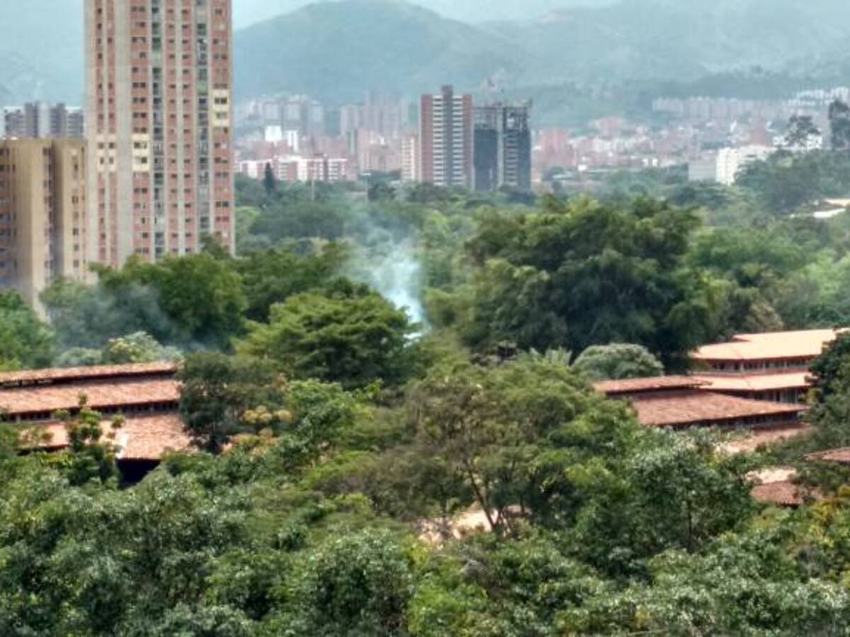 Dos jóvenes sufrieron lesiones graves al manipular explosivos dentro de la UDEA