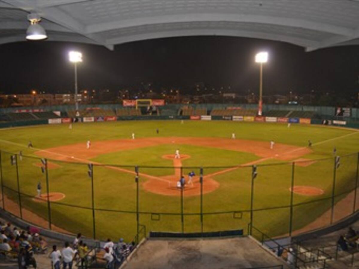 Tigres de Cartagena sigue al frente en el béisbol colombiano