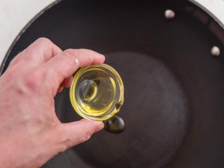 Imagen de referencia de aceite de oliva // GettyImages