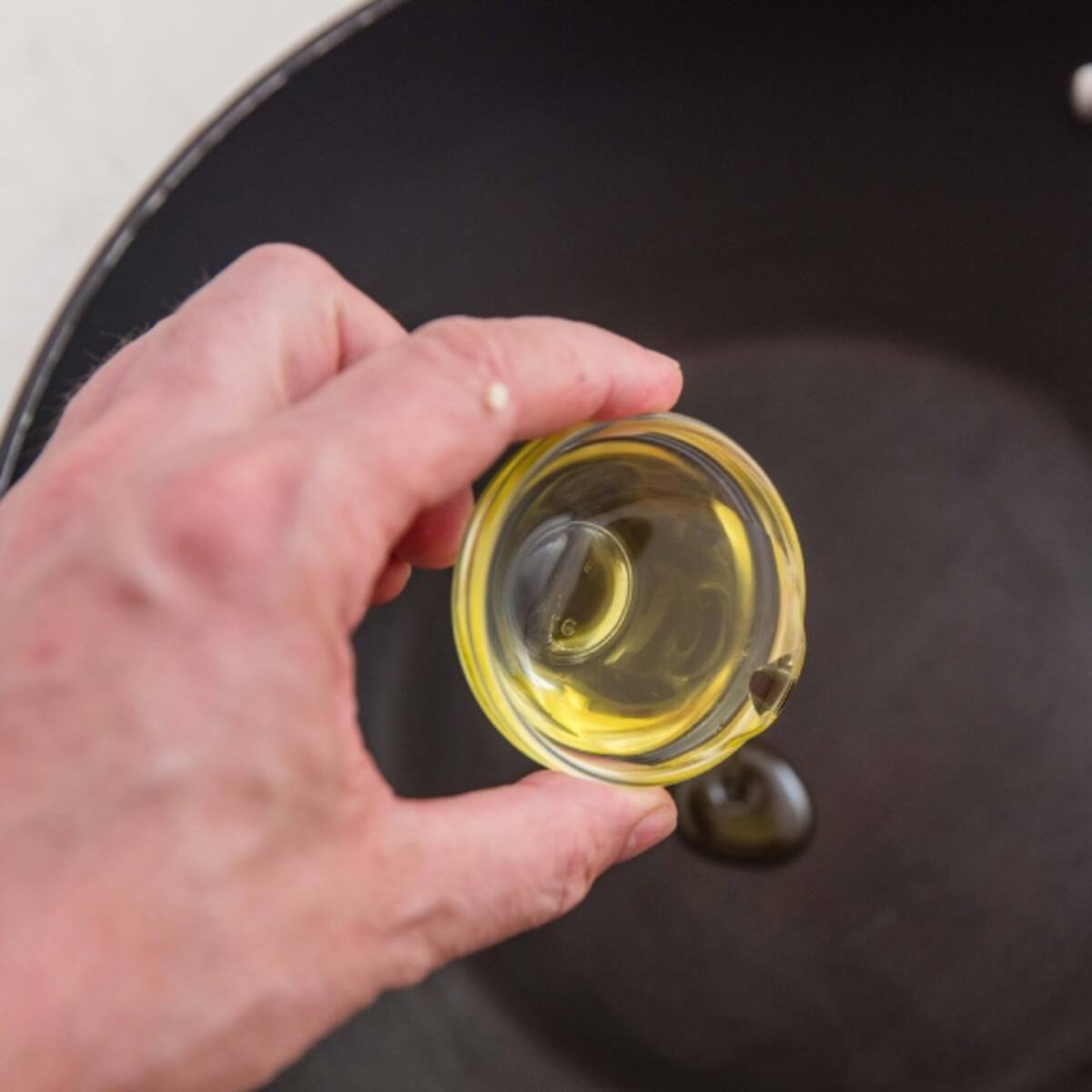 Por qué no debería freír alimentos en aceite de oliva, nutricionistas advierten el efecto