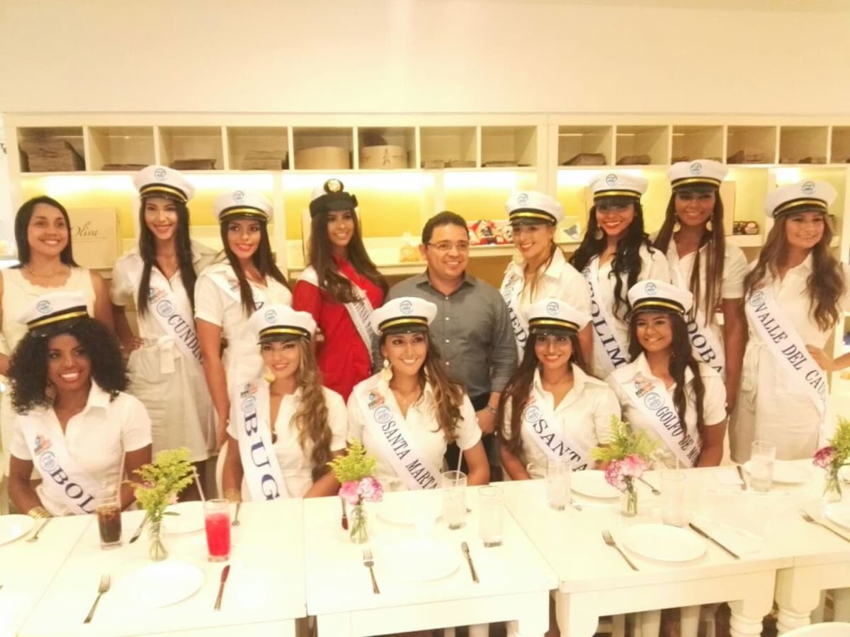 La festividad también contiene festivales musicales, gastronómicos, fotográficos y deportivos, los desfiles de balleneras y folclórico.