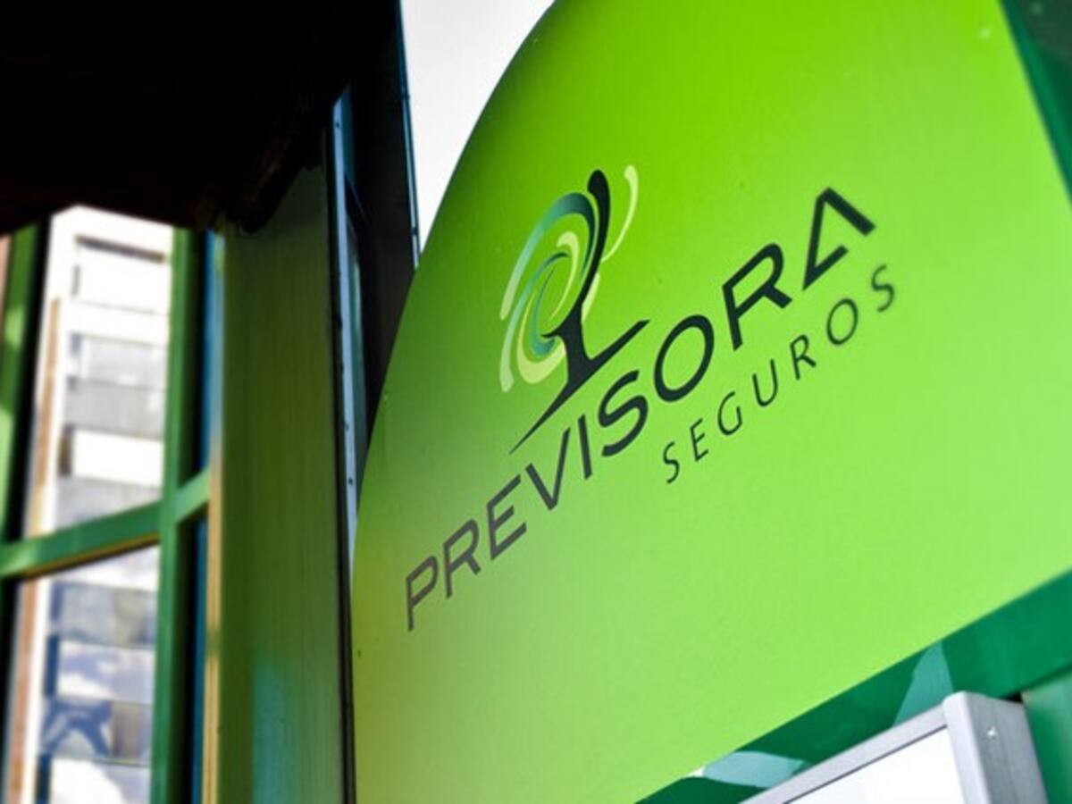 Nuevas persianas, sofás y camioneta: millonarias compras del presidente de La Previsora