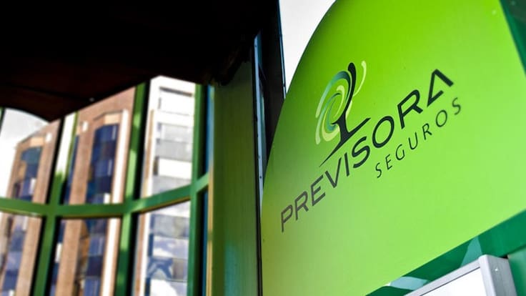 Nuevas persianas, sofás y camioneta: millonarias compras del presidente de La Previsora