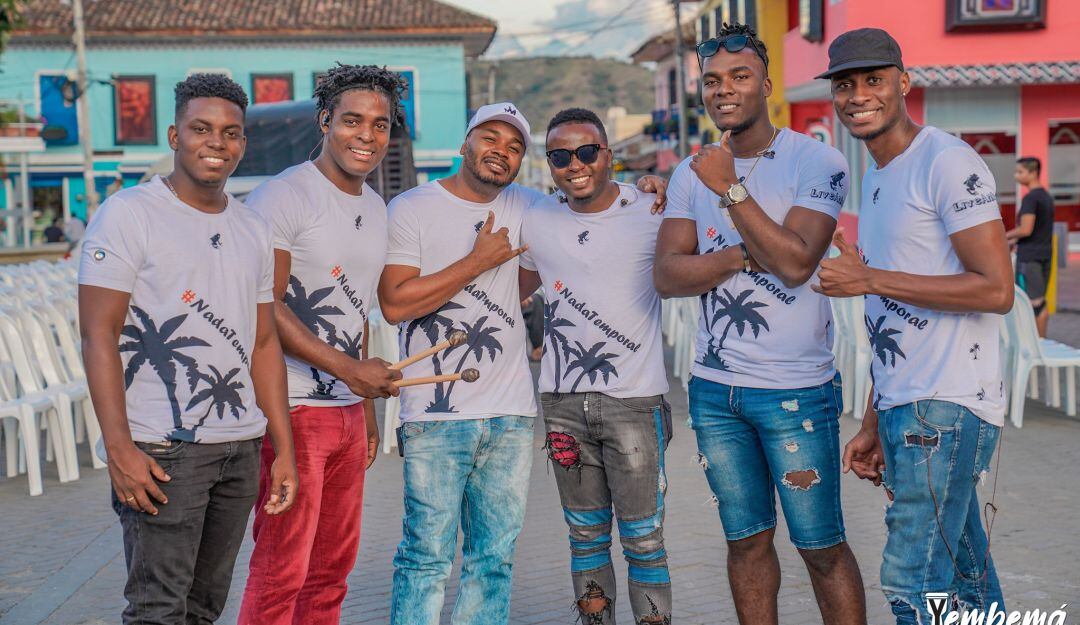 Jóvenes talentosos unidos en la música