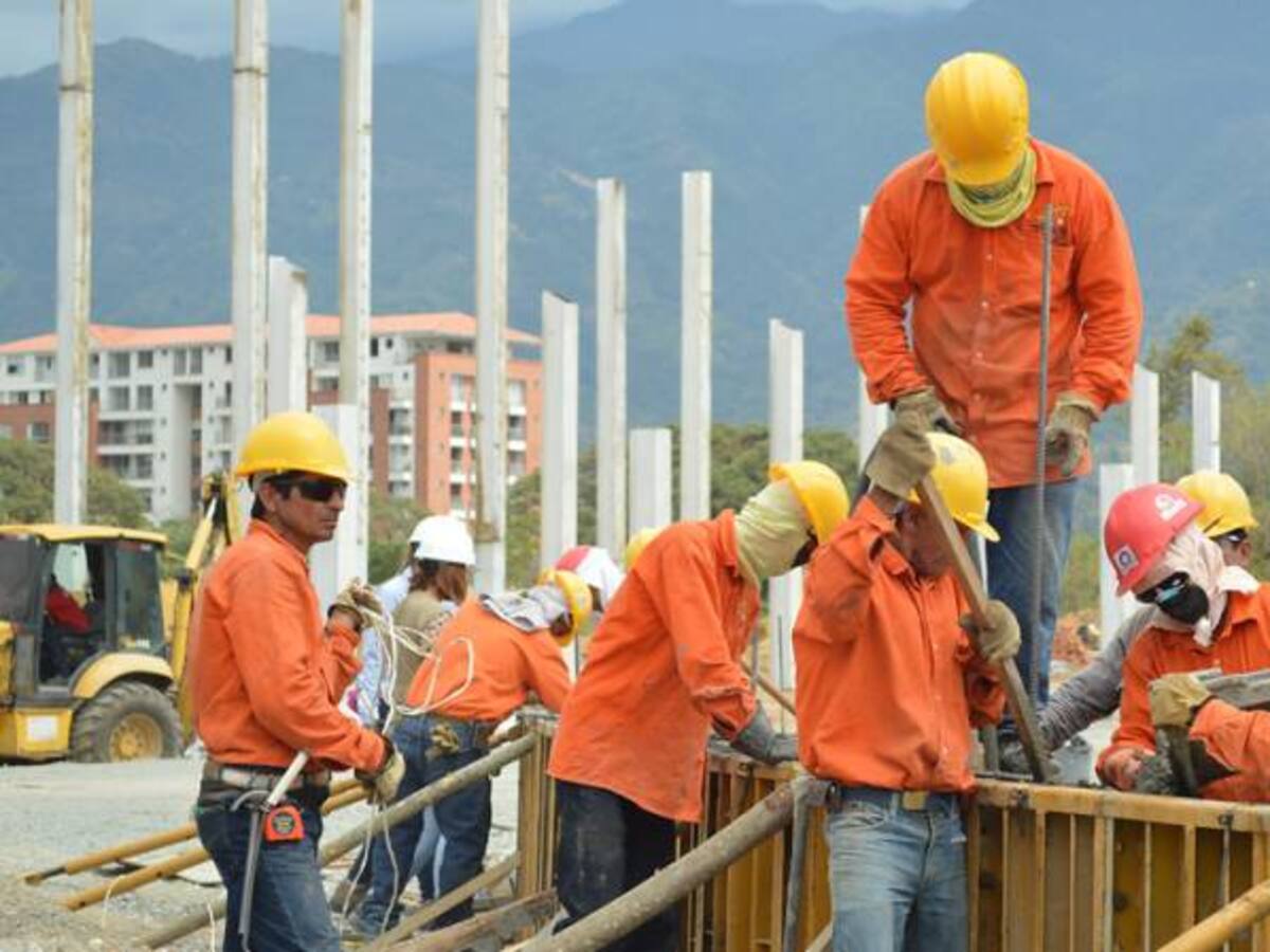 Empresarios privados y Gobierno acuerdan plan de obras de infraestructura para el posconflicto
