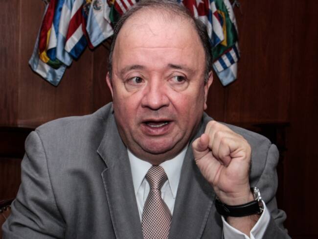 Luis Carlos Villegas Echeverri, ministro de Defensa.