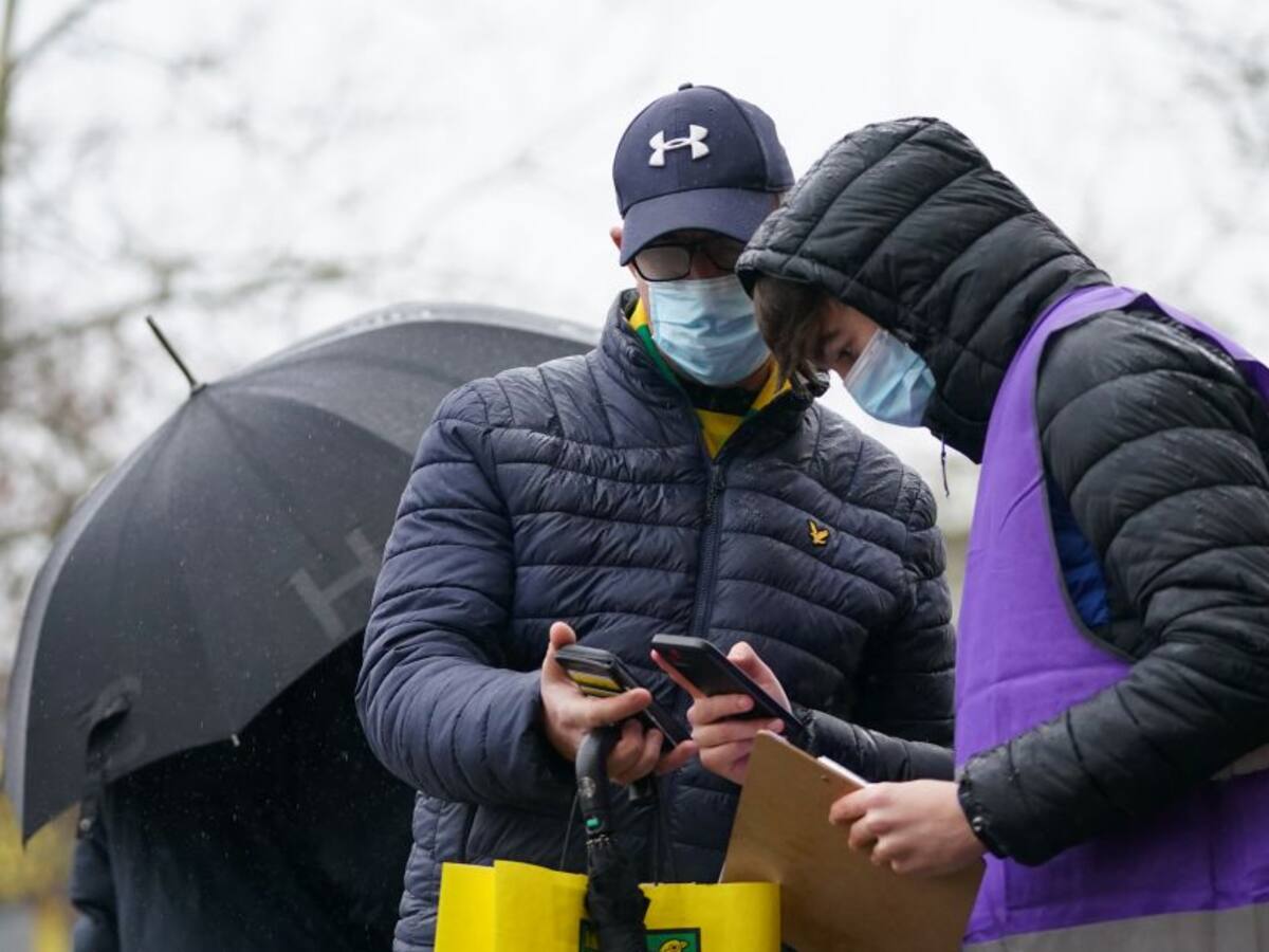 Premier League registra récord de 103 positivos por covid en una semana