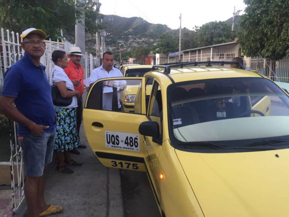 Más de cien carreras obsequiaron los taxistas en el barrio María Eugenia