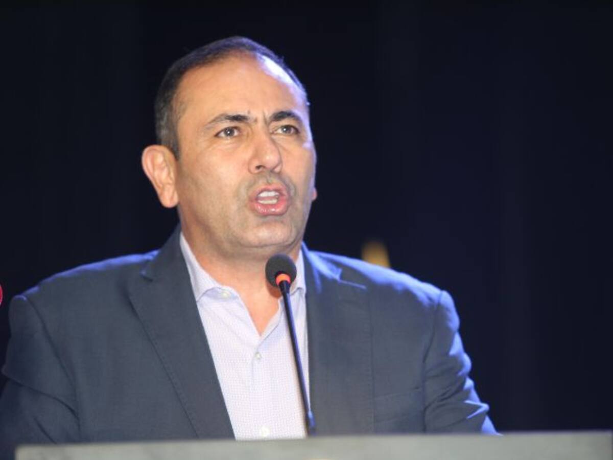 “Vamos a buscar recursos a la fuerza pública”: gobernador Díaz ante robo de joyería en Bucaramanga