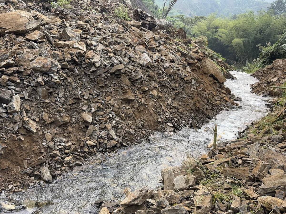 Avanzan los trabajos para evitar el represamiento de un río en Manzanares