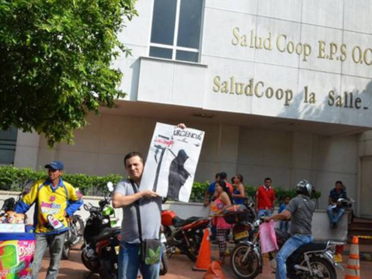 Usuarios de SaludCoop piden garantías con el cumplimiento de Cafesalud