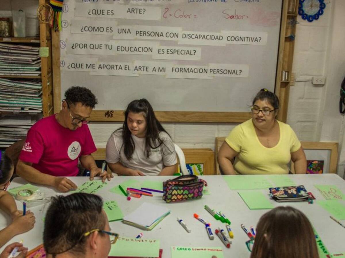 Jóvenes con Síndrome de Down exponen sus obras de manera virtual