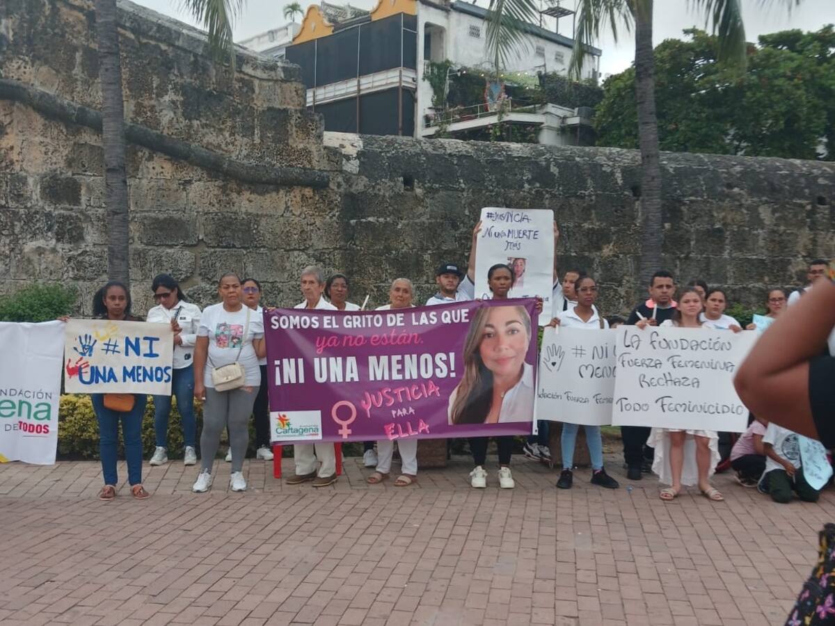 "Ni una menos": fundaciones realizaron plantón por aumento de feminicidios en Cartagena