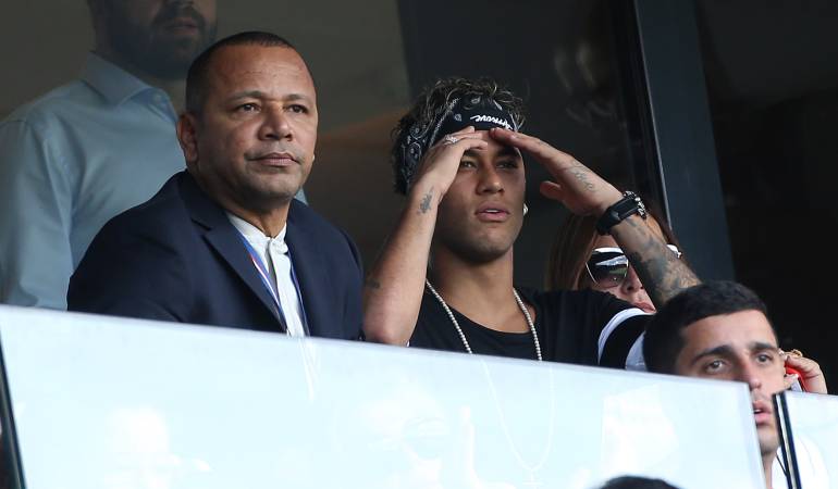 Neymar junto a su padre. 