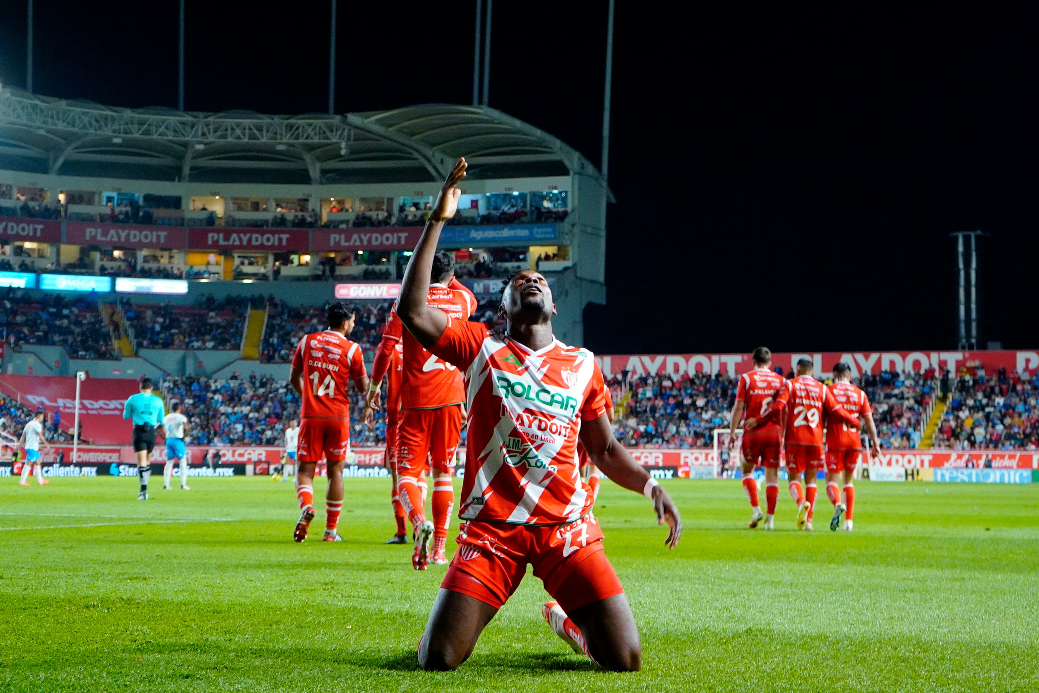 Diber Cambindo fue gran figura en la victoria del Necaxa. (Photo by Luis Cano/Jam Media/Getty Images)