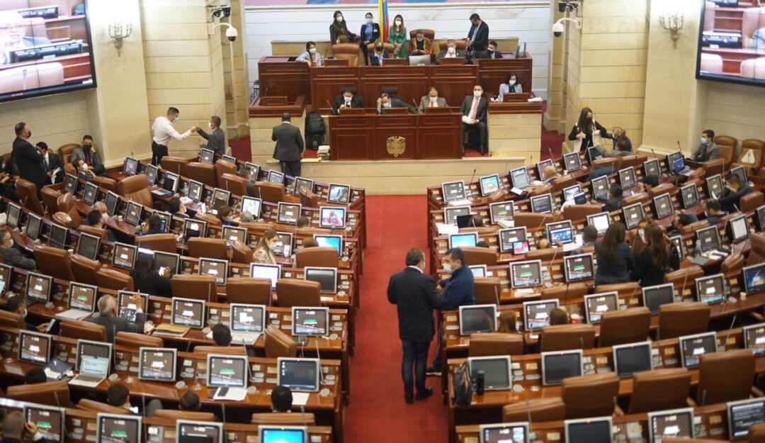 El proyecto pasa a ser debatido en la plenaria de Senado