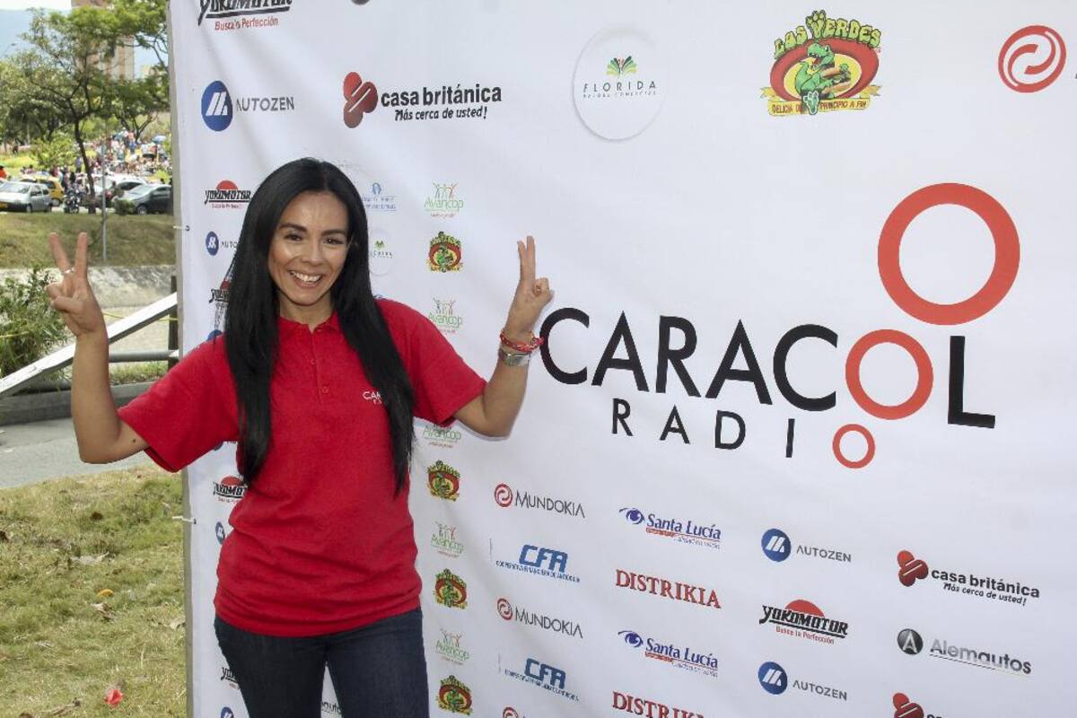 Caracol Radio estuvo en el desfile de autos clásicos y antiguos en la Feria de las Flores