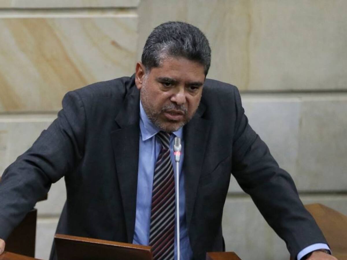 Conservadores oficializaron apoyo a Carlos Hernán Rodríguez a Contraloría