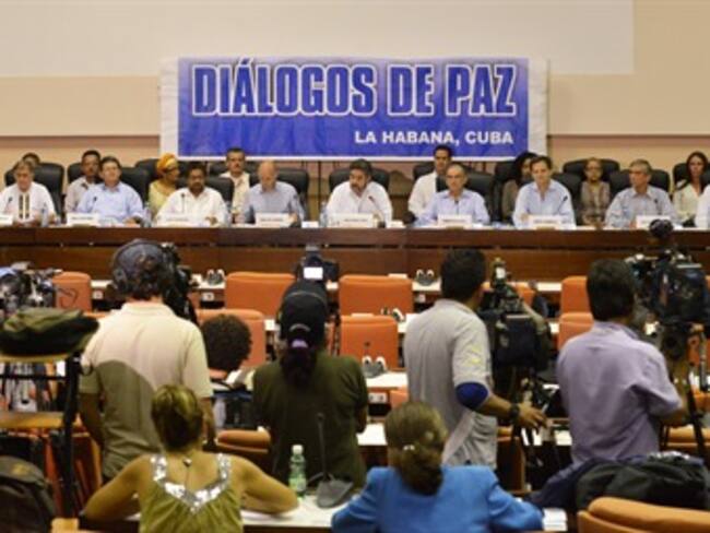 Uribistas proponen comisión de alto nivel para evaluar proceso de paz