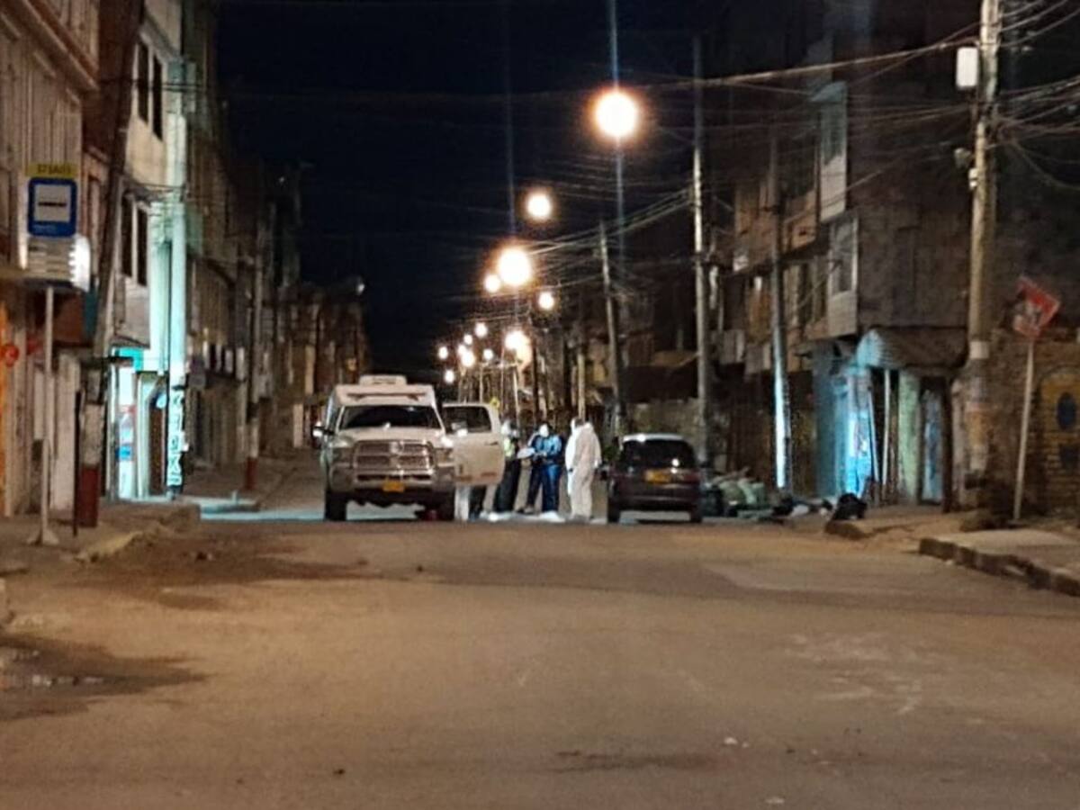 Asesinan a un hombre en su vehículo