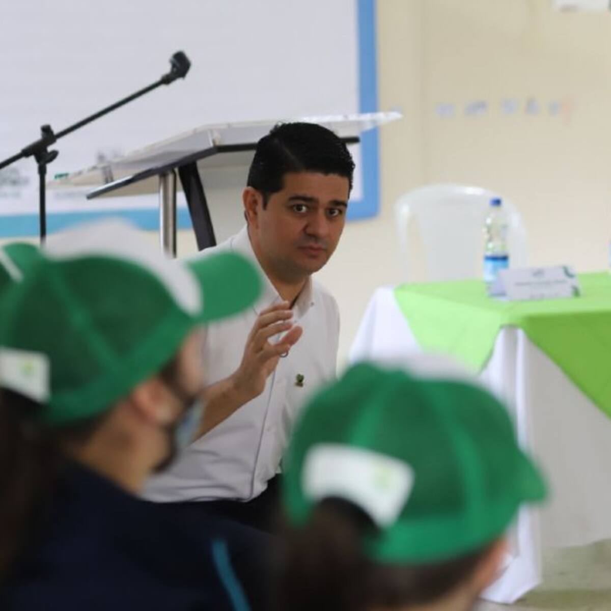 “En 10 años no tendremos quien siembre comida en Colombia”. Rodolfo Correa