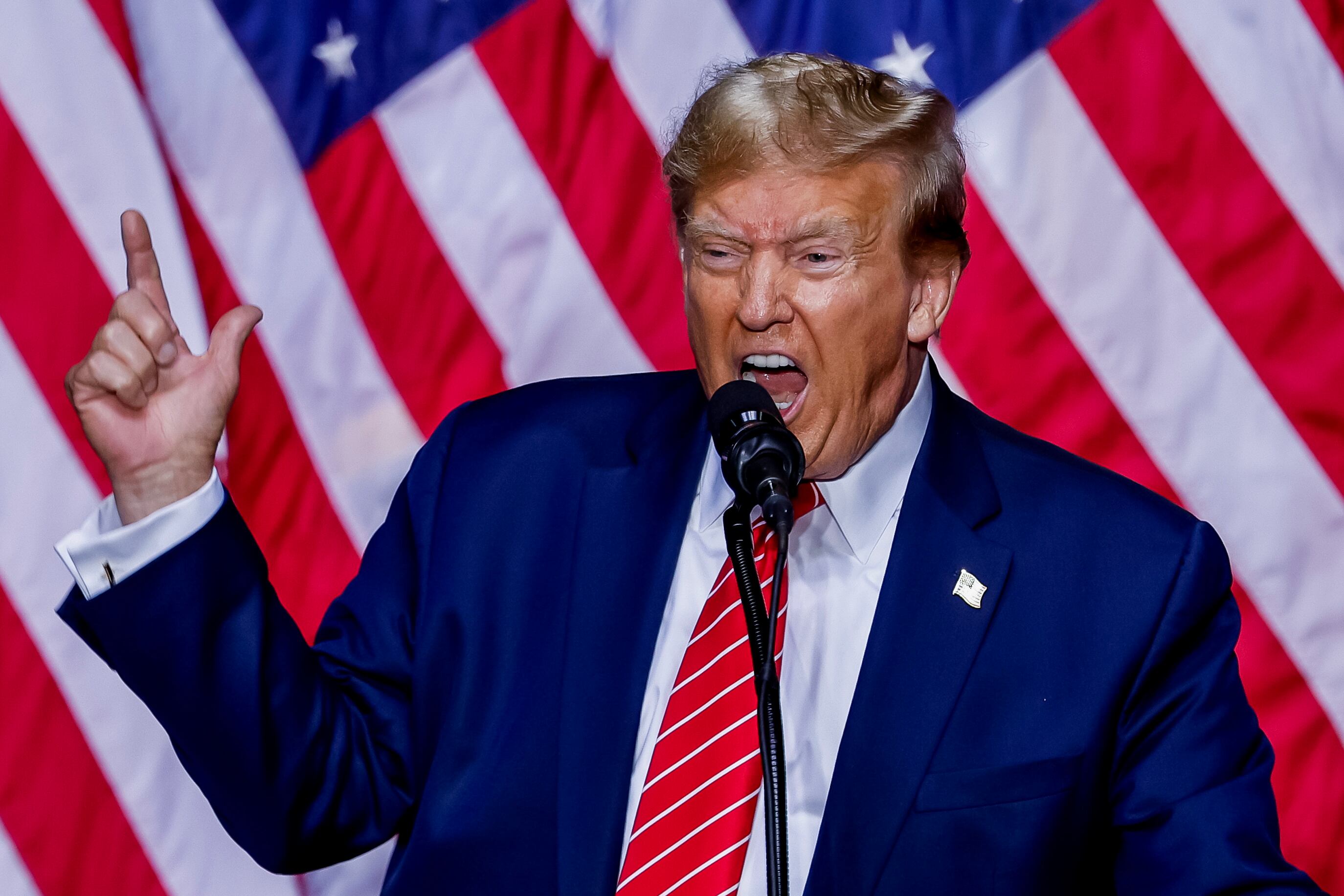 El expresidente y candidato presidencial por el partido Republicano, Donald Trump, durante un acto de campaña para regresar a la Casa Blanca en 2024. 

Foto: EFE/EPA/ERIK S. LESSER