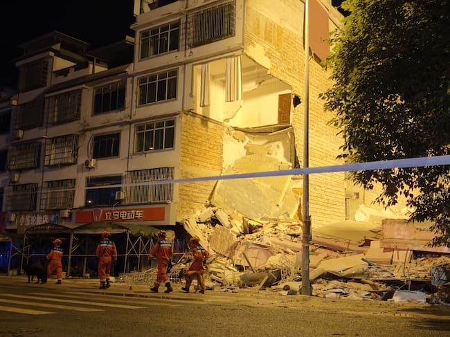 Un terremoto de magnitud 5,2 deja tres desaparecidos y cuatro heridos en el sur de China. (Photo by Lin Xin/China News Service/VCG via Getty Images)