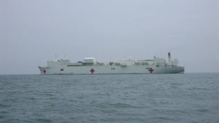 El buque 'USNS Comfort' de EEUU anclado en el pacífico colombiano para atender 10 mil personas