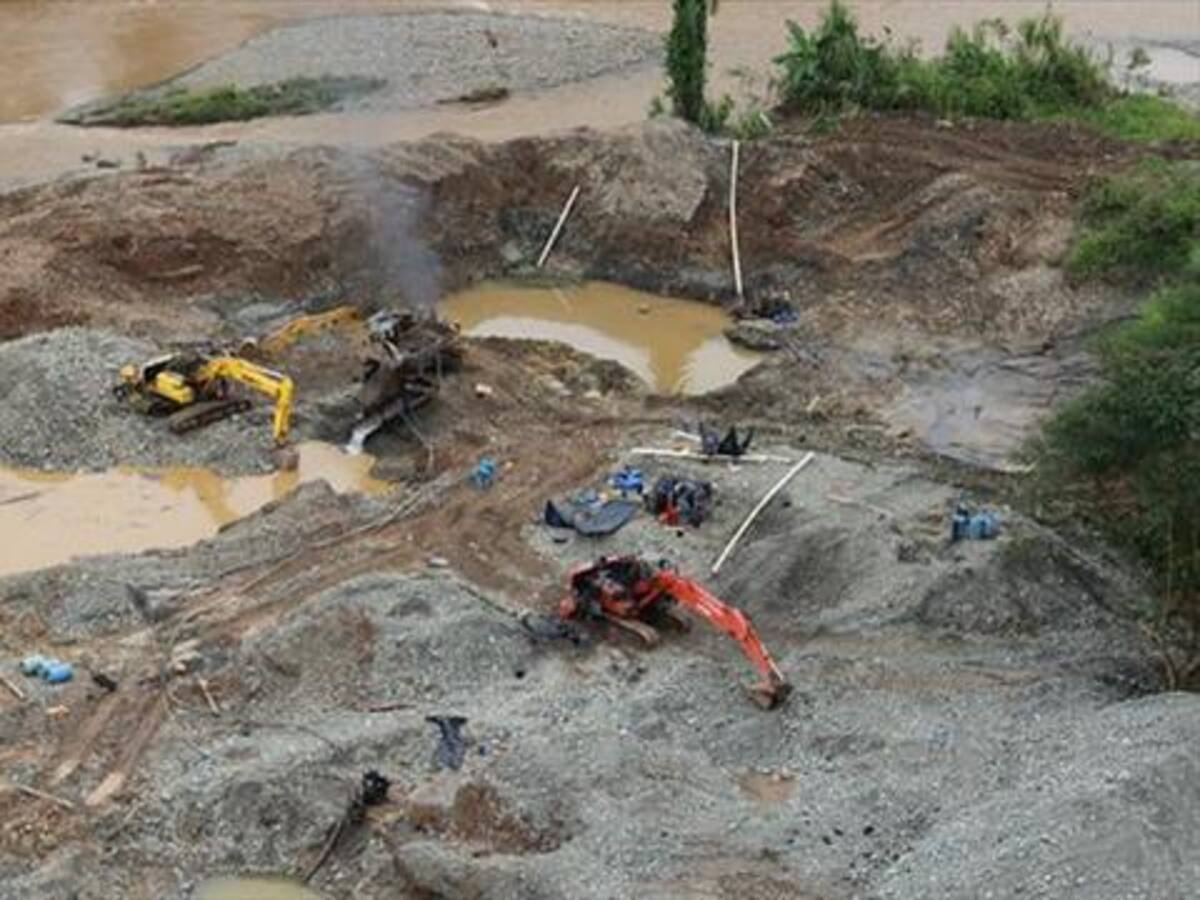 CAR de Risaralda celebró permiso para destruir maquinaria de minería ilegal