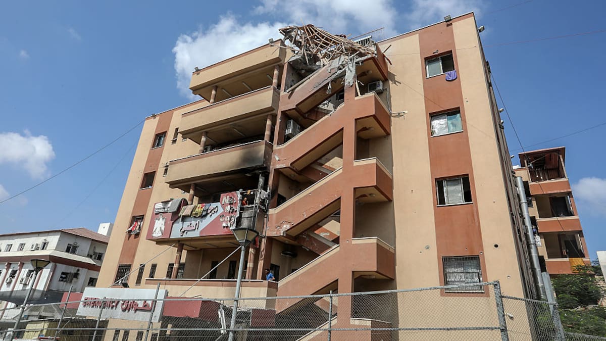“El mundo ya no cree en las mentiras y excusas de Israel”: médico del Hospital Nasser en Gaza