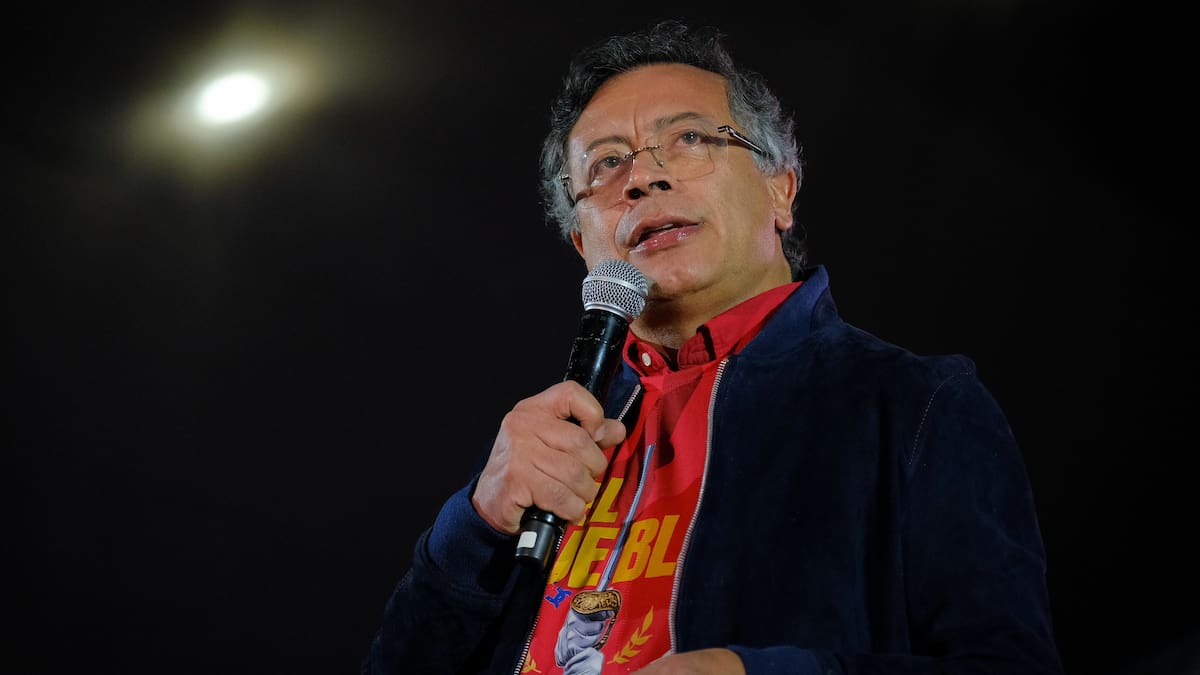 Presidente Petro comenzó con implicaciones por lista Clinton: Negaron combustible a avión presidencial
