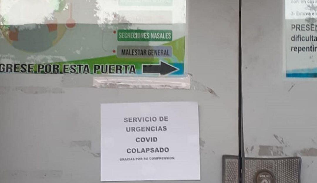 Mensaje en la puerta de entrada de la Clínica San Rafael.