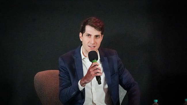 Heitor Kadri, director de la Oficina Regional de las Américas de ONU Turismo, valoró al carnaval de Barranquilla como un gran punto de partida para el desarrollo turístico de la ciudad. | Foto: Caracol Radio