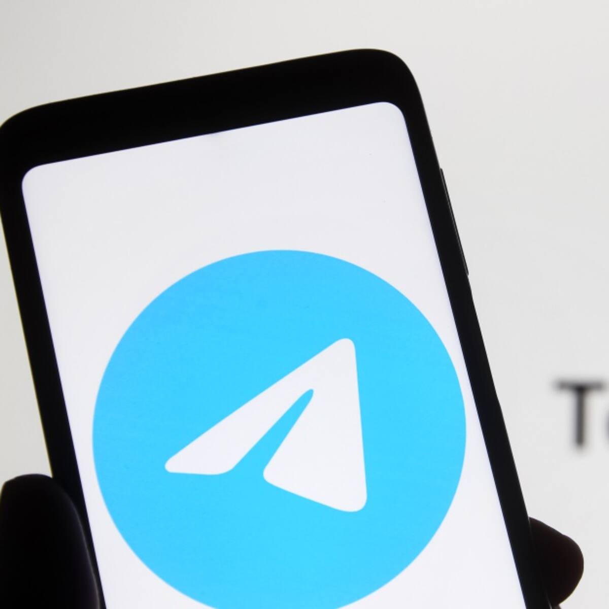 Bot de Telegram filtra celulares de usuarios en Facebook