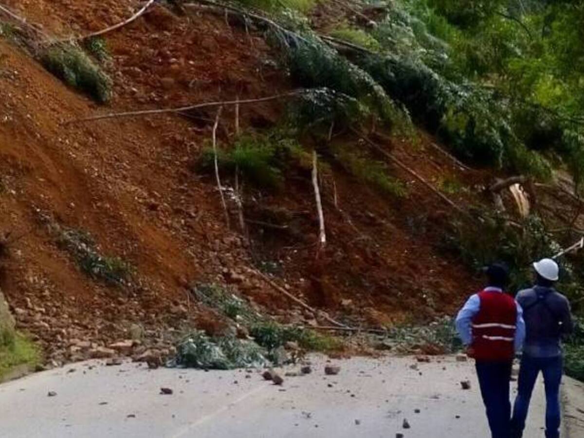 Deslizamiento de tierra afecta la vía entre Risaralda y Chocó