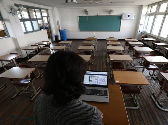Estudiantes se tomaron el colegio Técnico Menorah para pedir la renuncia de la rectora. Foto: Getty Images.