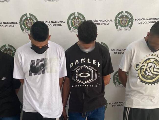 Policía capturó 4sujetos que robaron a martillo un supermercado en Envigado
