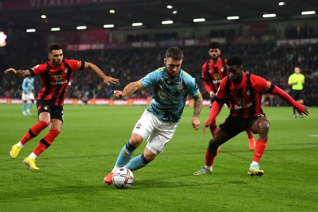 Bournemouth y Southampton enfrentados por la Premier League (Photo by Mike Hewitt/Getty Images)