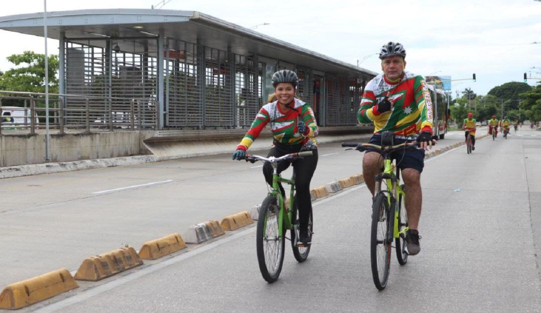 Trotando, en patines o bicicleta, los ciudadanos permanecieron en un ambiente deportivo y recreativo para disfrutar en familia o con amigos.